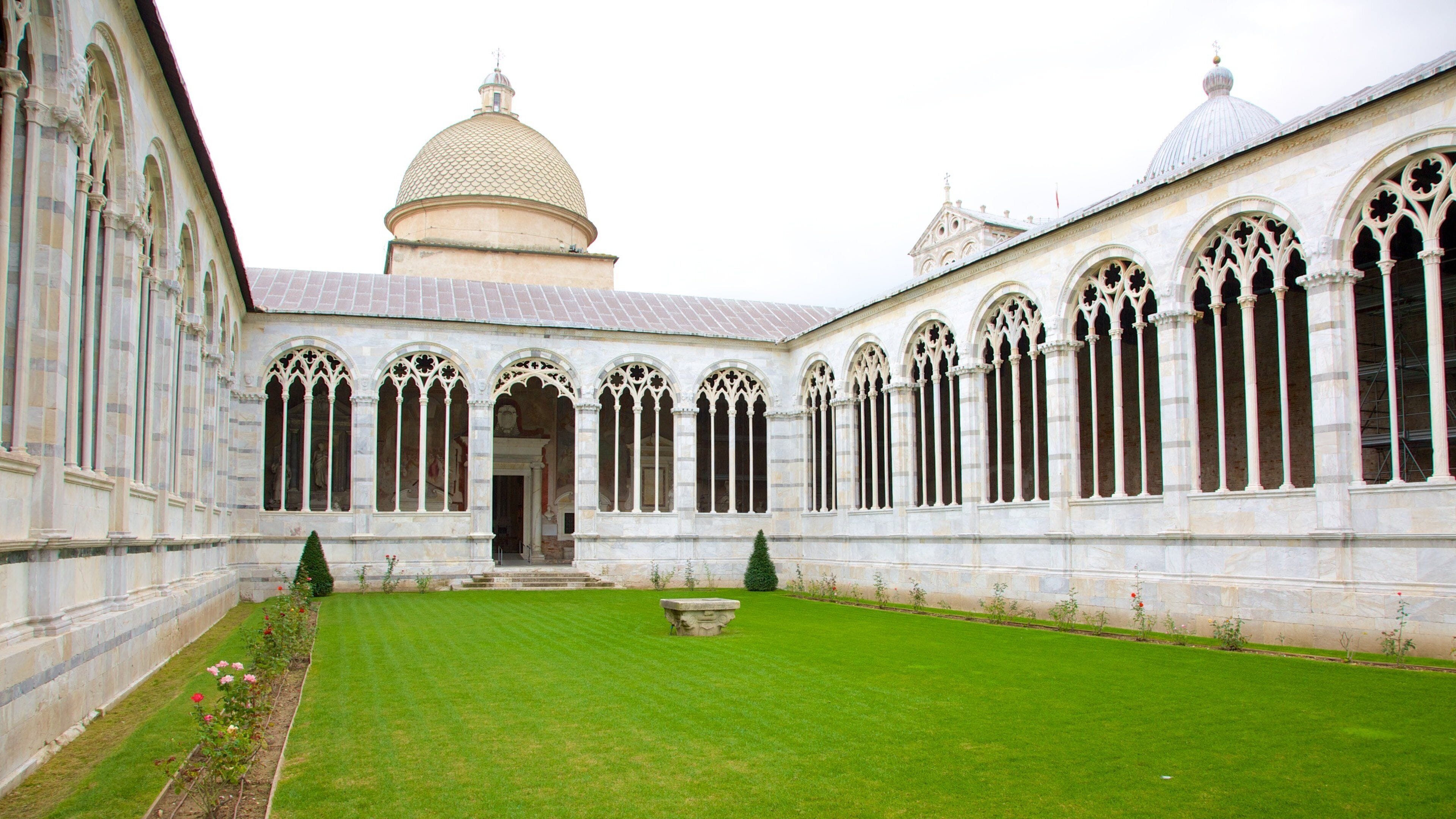 Campo Santo showing religious elements, a church or cathedral and heritage architecture