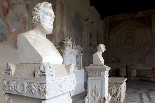 Camposanto welches beinhaltet Statue oder Skulptur, Geschichtliches und Kunst