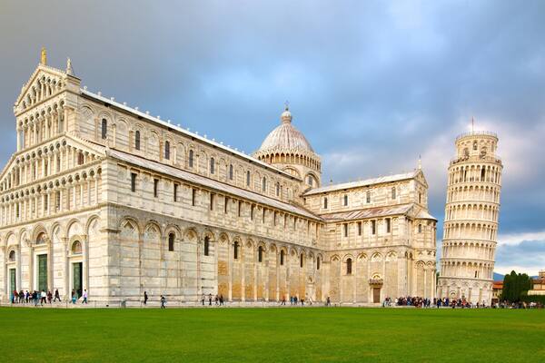 Duomo di Volterra das einen Kirche oder Kathedrale und historische Architektur
