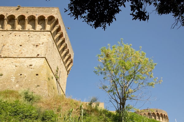 Forteresse médicéenne montrant château