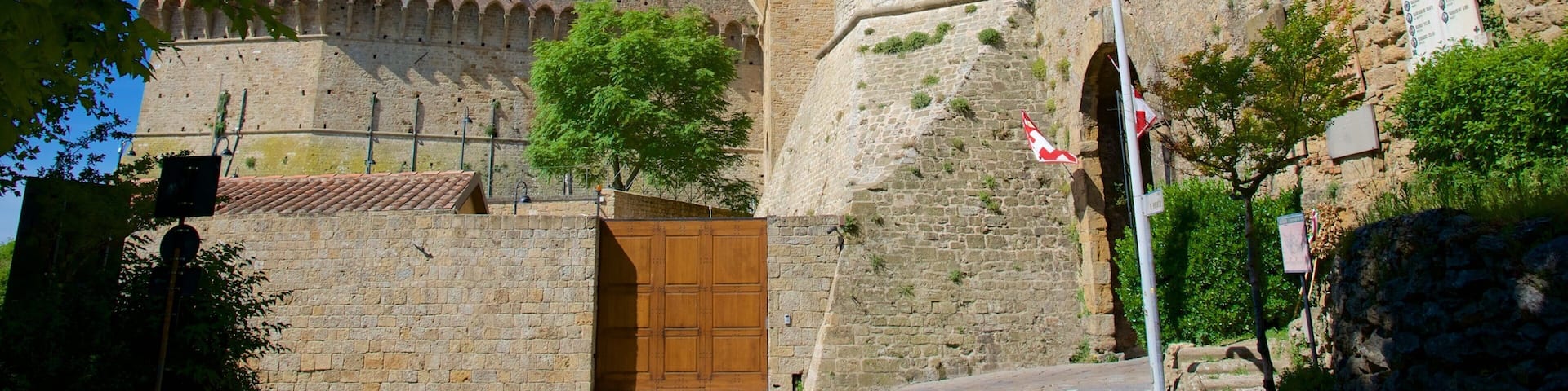 Medici Fortress which includes heritage elements