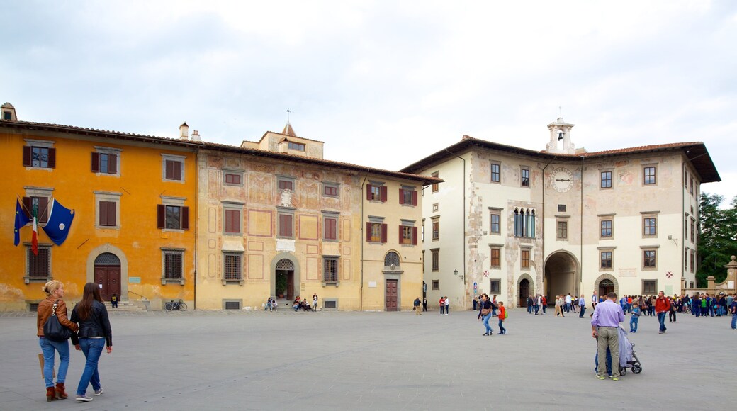 Palace of the Putean College featuring street scenes, a city and heritage architecture