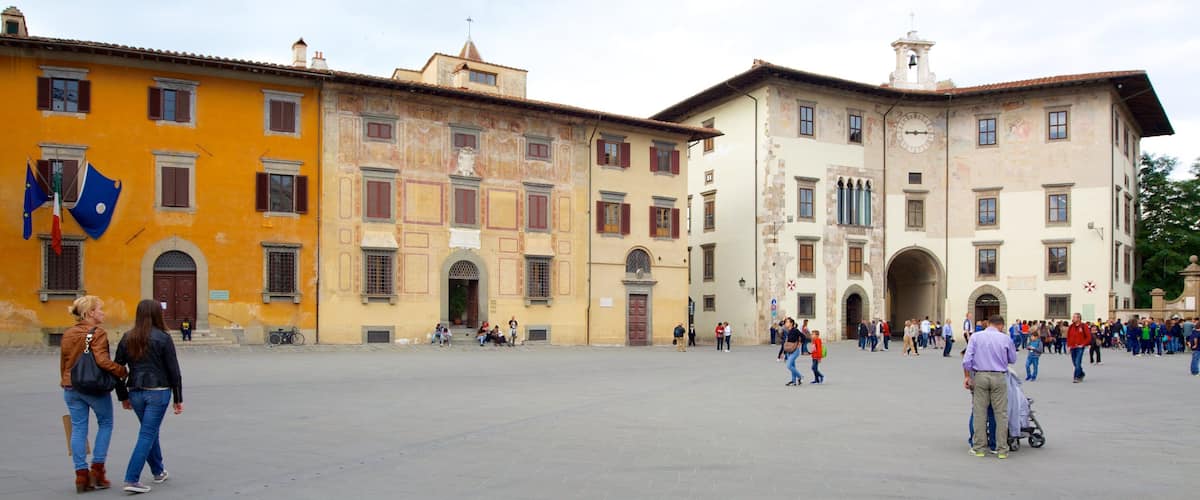 Palace of the Putean College featuring a city, street scenes and heritage architecture