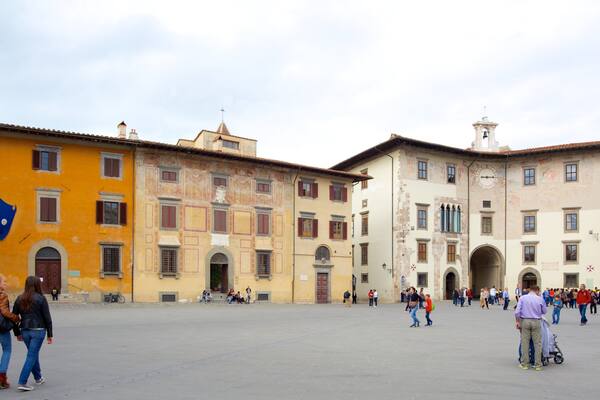 Palazzo del Collegio Puteano das einen Straßenszenen, Stadt und historische Architektur