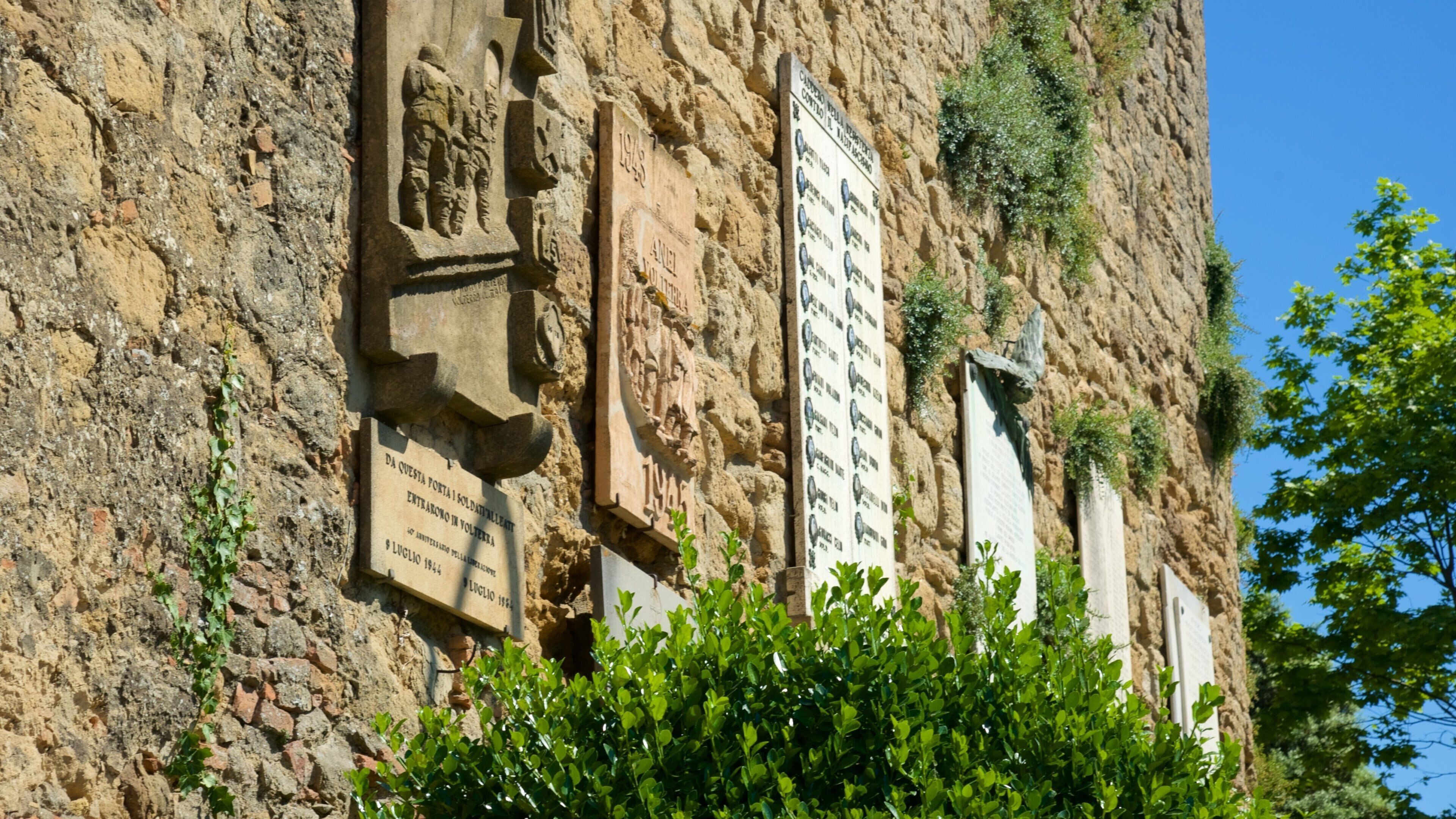 Porta all\'Arco showing heritage architecture