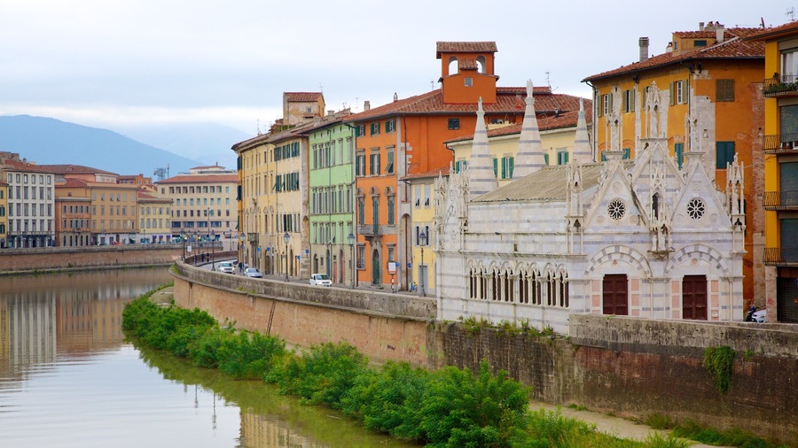 Santa Maria della Spina showing a river or creek, a city and a church or cathedral
