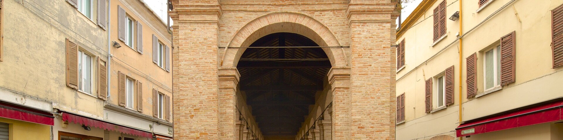 Antica Pescheria which includes heritage architecture and street scenes