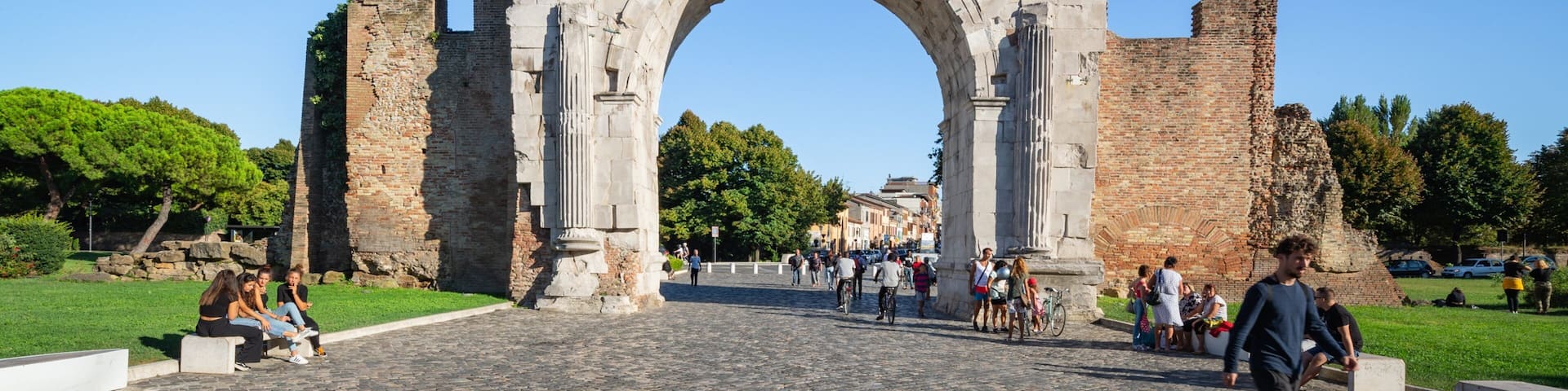 Arch of Augustus featuring heritage architecture