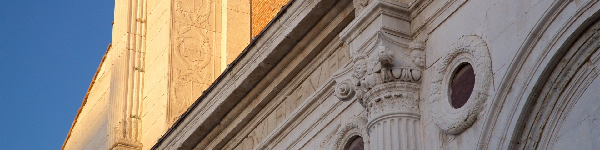 Basilica Cattedrale which includes heritage elements