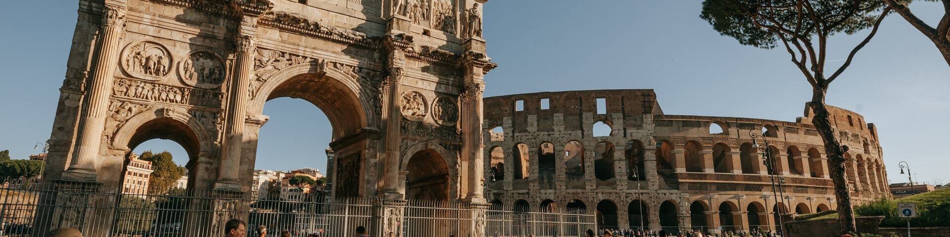 Arch of Constantine showing heritage architecture, street scenes and a monument