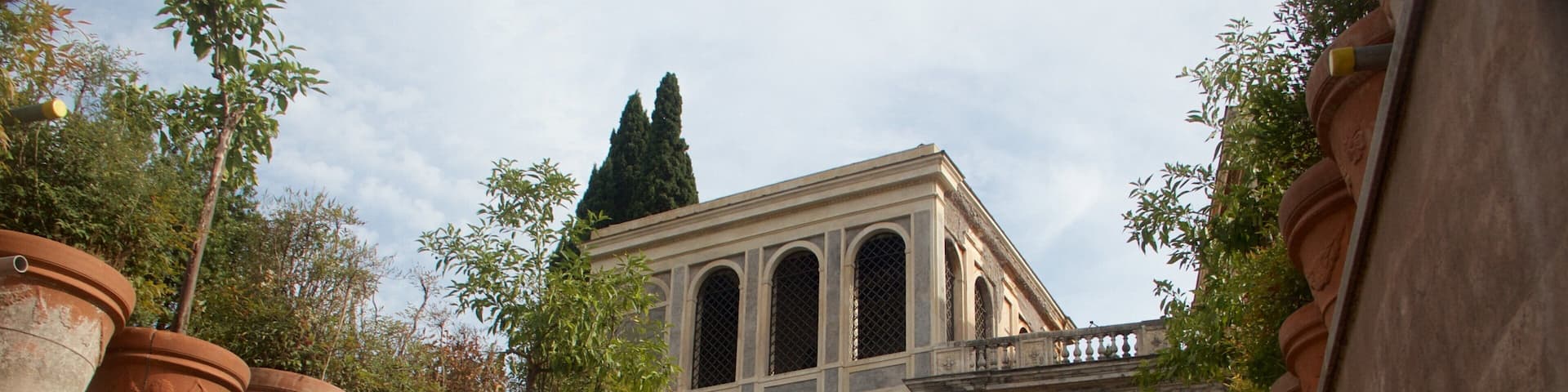 Farnese Gardens featuring heritage architecture