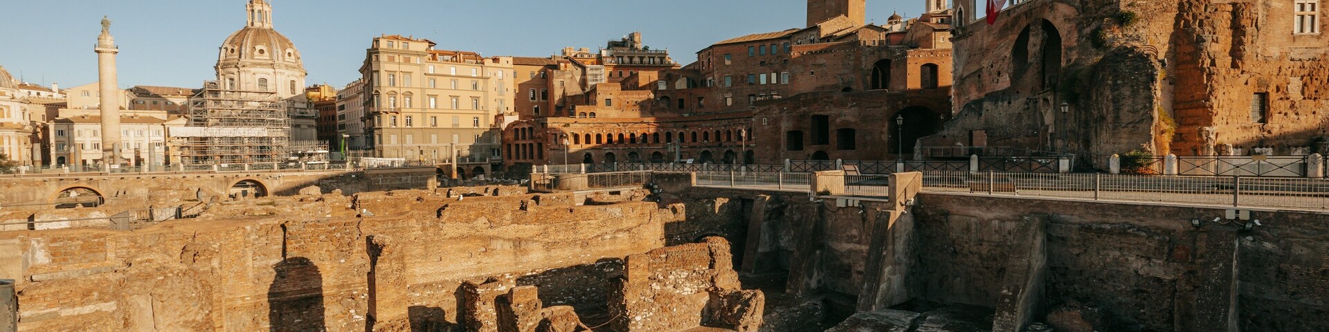 Trajan\'s Forum showing heritage elements and a ruin
