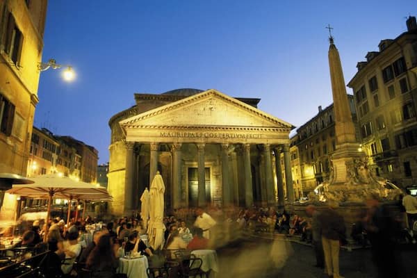 Italy, Rome, Piazza della Rotonda and Pantheon, night