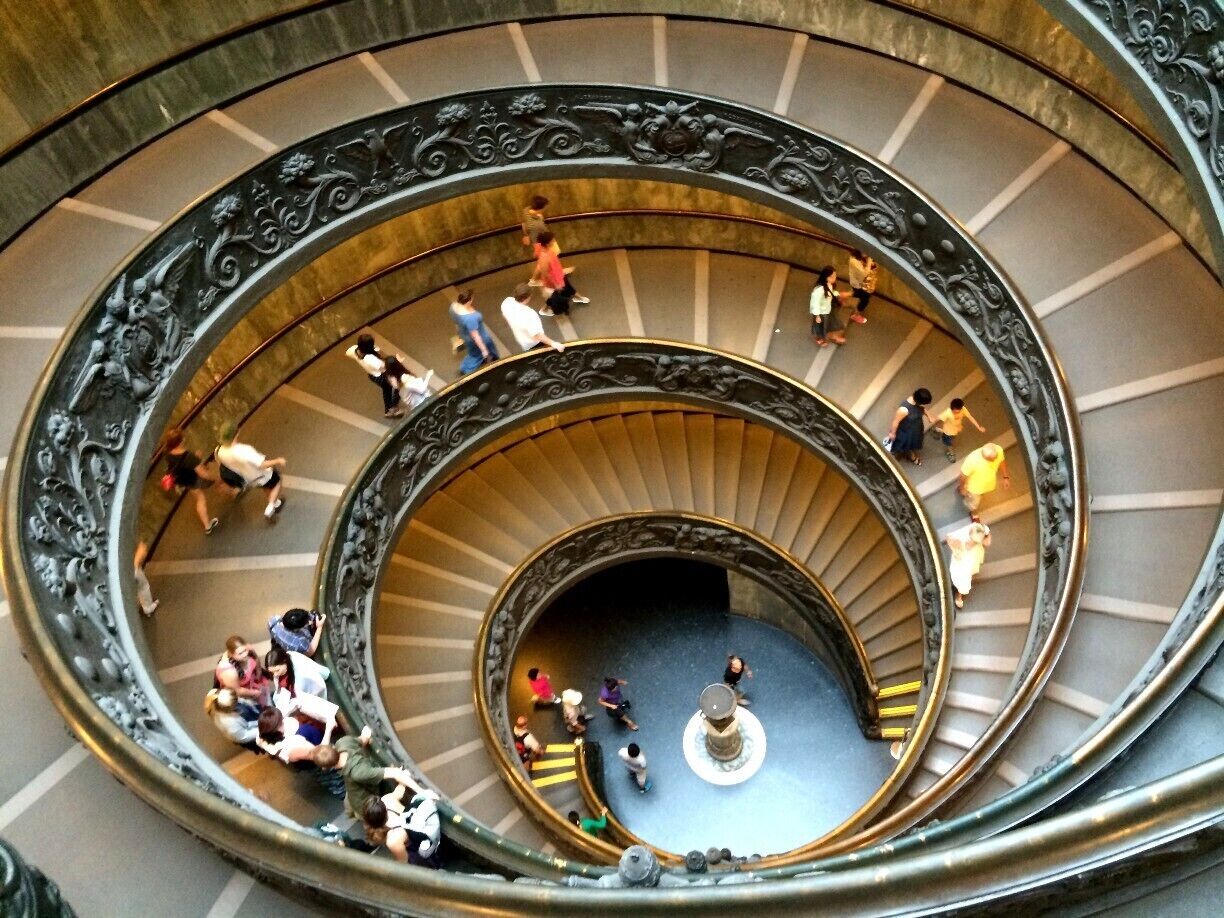 The famous spiral staircase at the exit of Vatican Museum in Rome. Count with at least 2-3 hours to see it all and get there really early or late in the afternoon where the crowds are minimal!

#architecture #vatican

More about Vatican City:
http://www.geekyexplorer.com/peeking-at-the-divine-vatican-city/