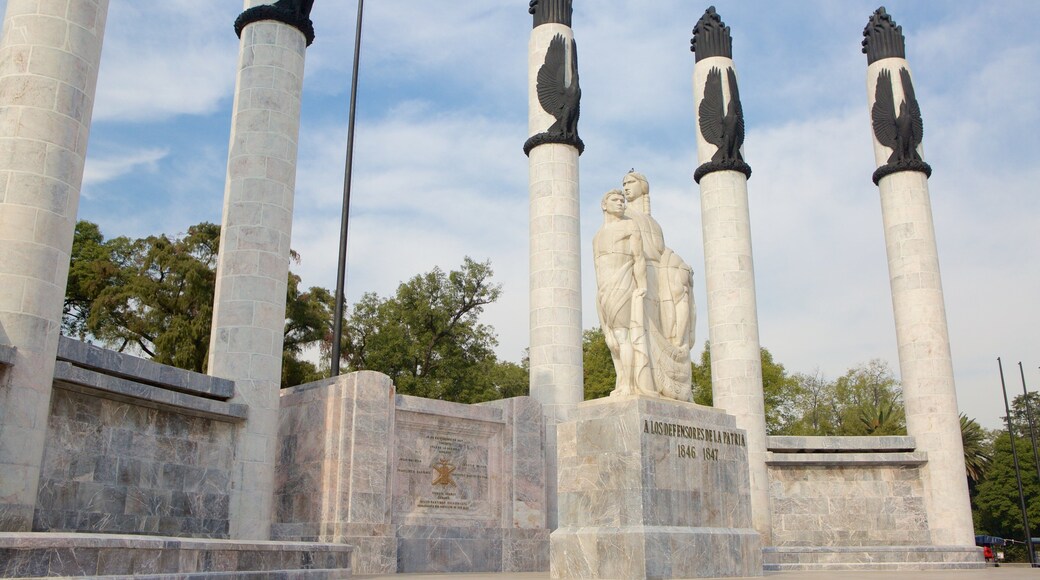 Monumento a los Ninos Heroes which includes a monument, a square or plaza and a statue or sculpture