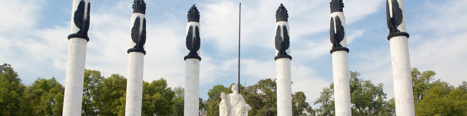 Monumento a los Niños Héroes que incluye un monumento