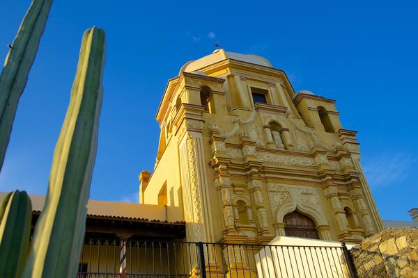 Museo del Obispado which includes a church or cathedral
