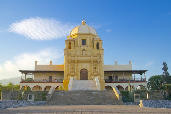 Museo del Obispado ofreciendo escenas urbanas