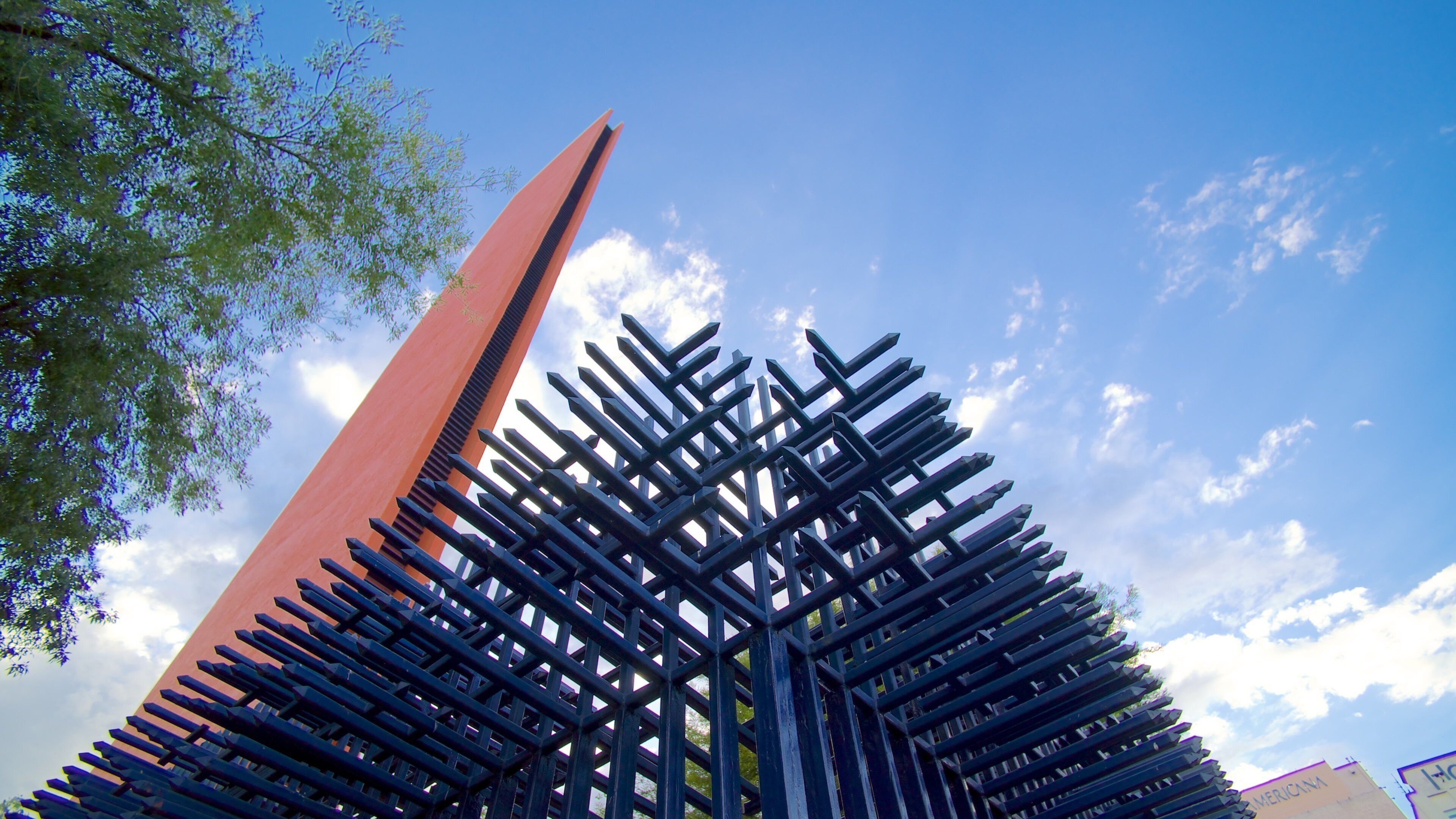 Faro de Comercio featuring a city and modern architecture