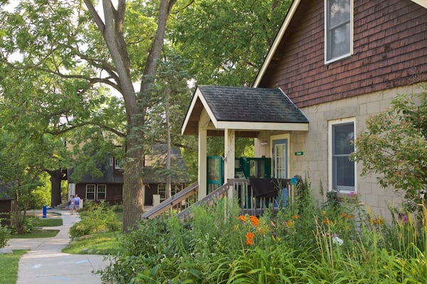 Leslie Science Center mit einem Haus