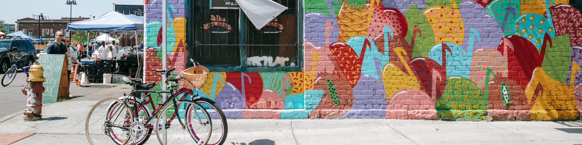 Eastern Market showing outdoor art