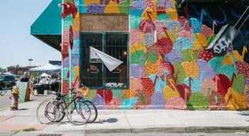 Eastern Market showing outdoor art