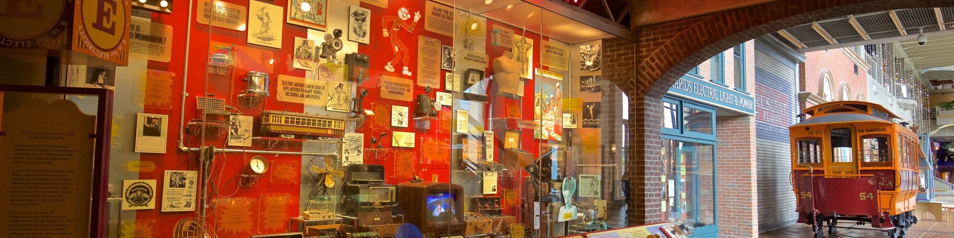 Van Andel Museum Center showing interior views