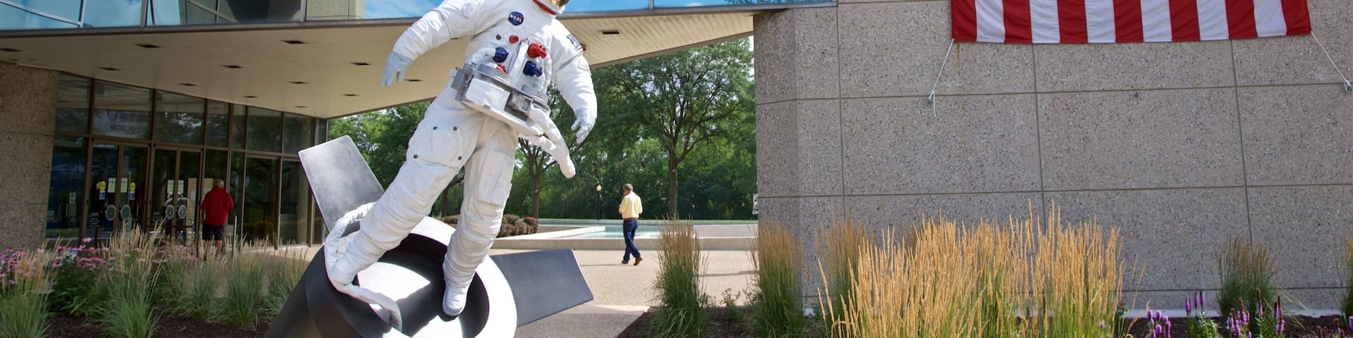 Gerald R. Ford Museum featuring outdoor art