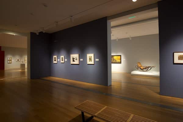 Grand Rapids Art Museum montrant vues intérieures et art