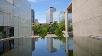 Grand Rapids Art Museum mostrando una ciudad