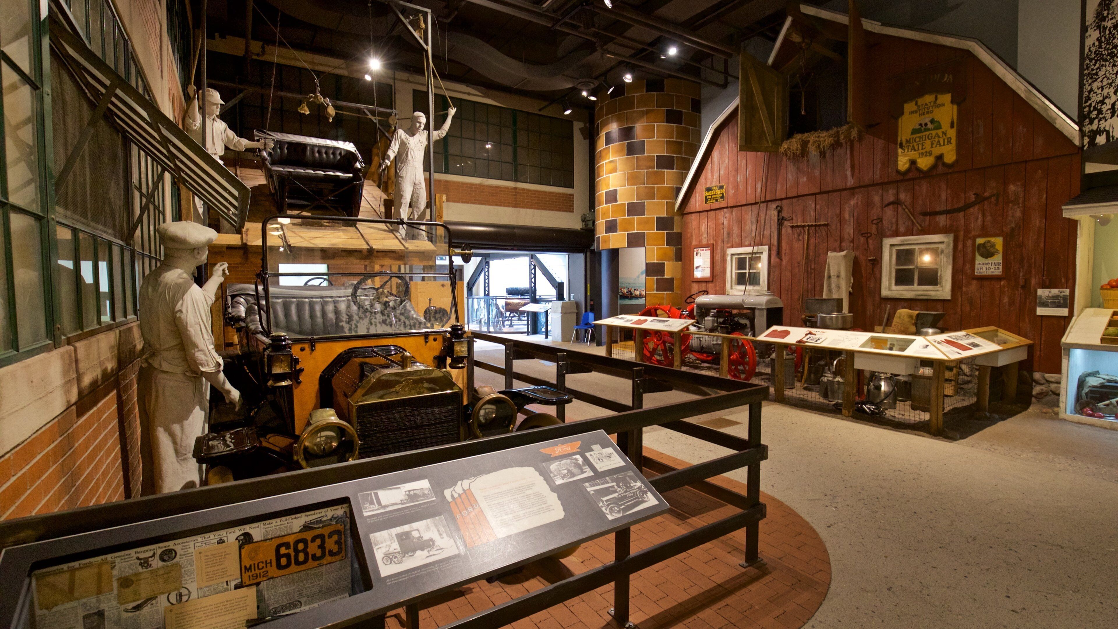 Michigan Historical Museum som viser interiør og kulturarvsgenstande