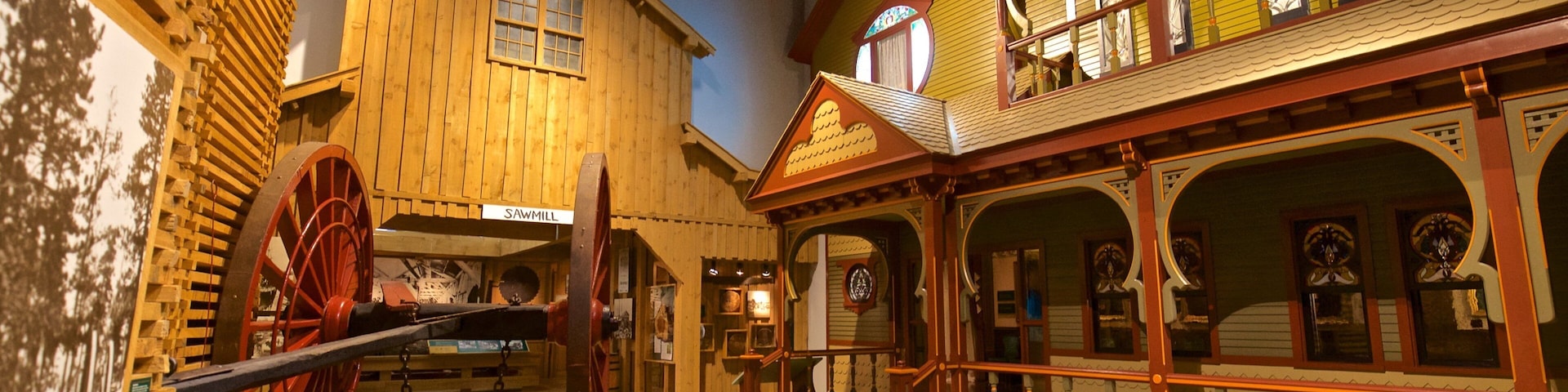 Michigan Historical Museum que incluye vistas de interior