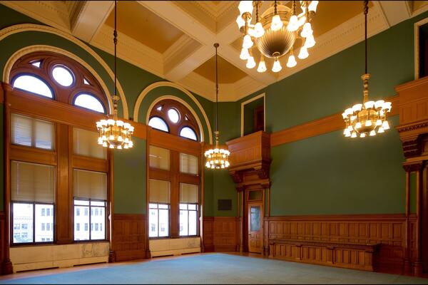 Landmark Center caracterizando elementos de patrimônio e vistas internas