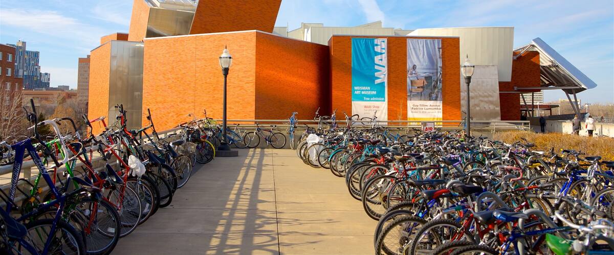 Weisman Art Museum caracterizando sinalização