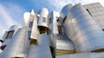 Weisman Art Museum montrant ville
