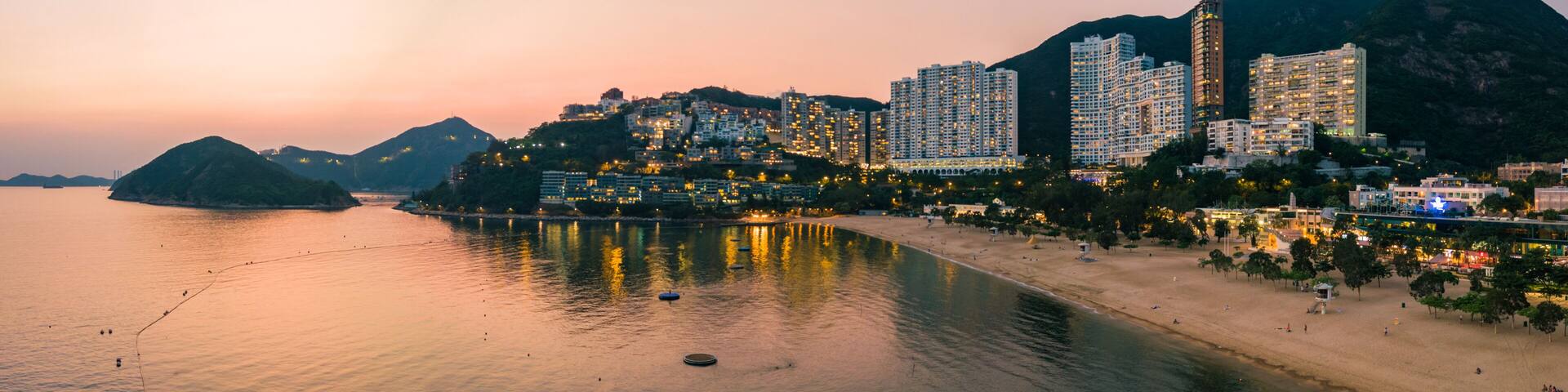 View of Repulse Bay beach in the southern part of Hong Kong Island,The Repulse Bay is one of the high end living area in Hong Kong.