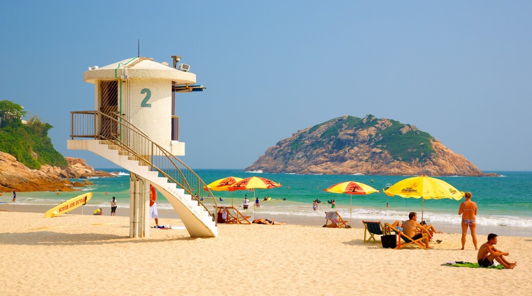 Shek O-stranden som inkluderer kyst, utsikt og sandstrand