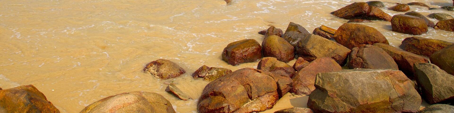 Plage Shek O mettant en vedette vues littorales et plage de sable