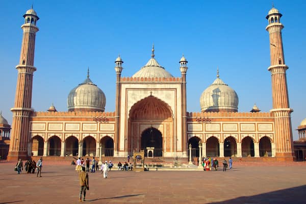 Jama Masjid welches beinhaltet Platz oder Plaza, StraĂenszenen und historische Architektur