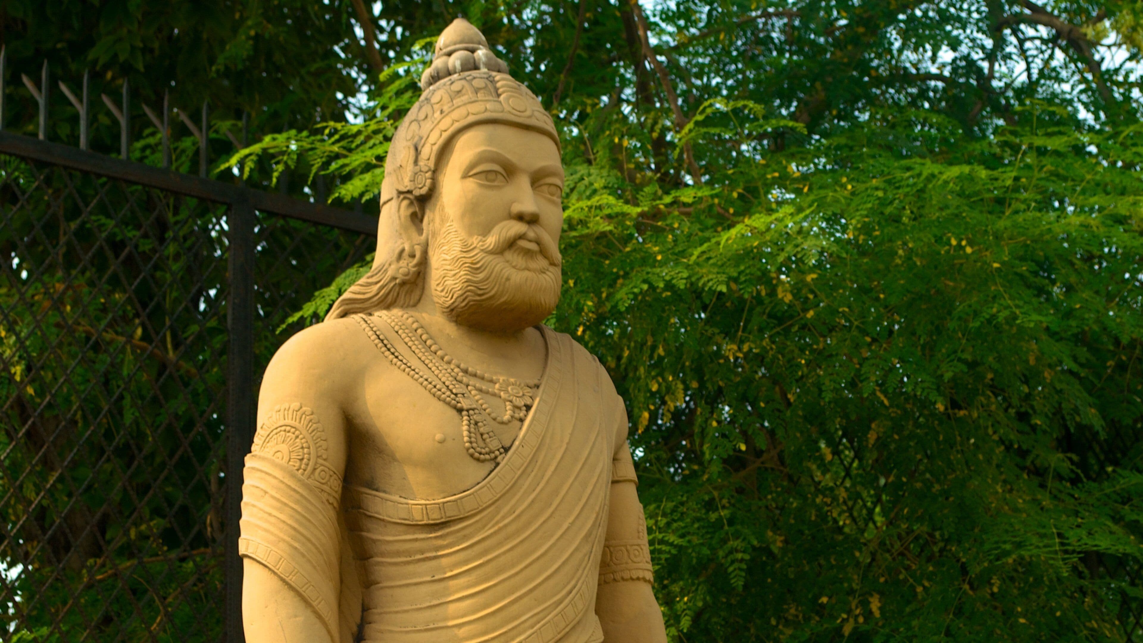 Birla Mandir Temple featuring outdoor art, a statue or sculpture and art