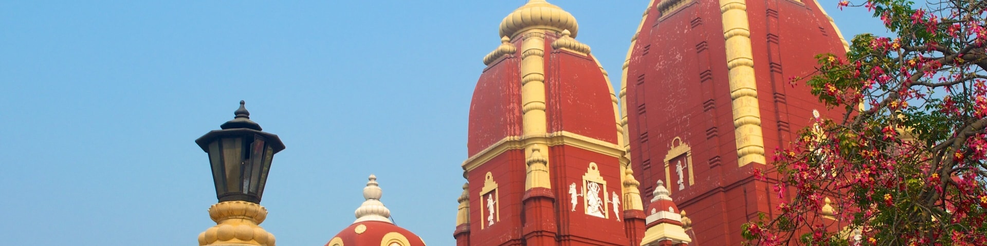 Délhi caracterizando um templo ou local de adoração, uma cidade e arquitetura de patrimÎnio
