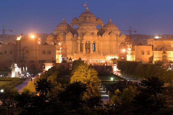 Akshardham das einen historische Architektur, Tempel oder AndachtsstÀtte und religiöse Elemente
