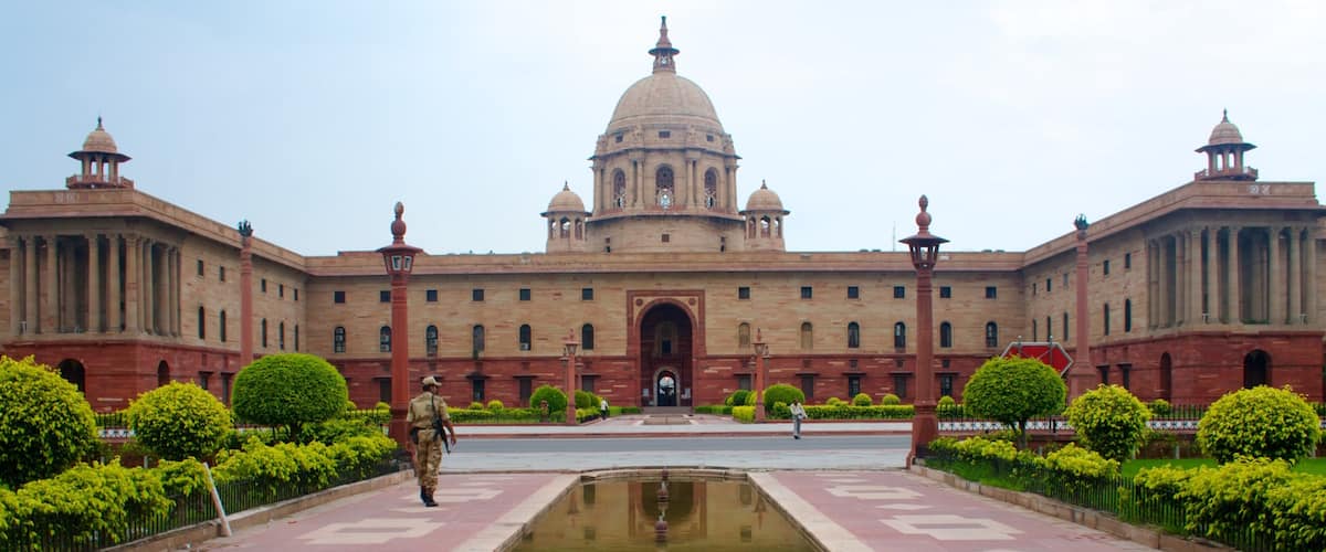 Presidentpalatset presenterar ett torg och ett slott
