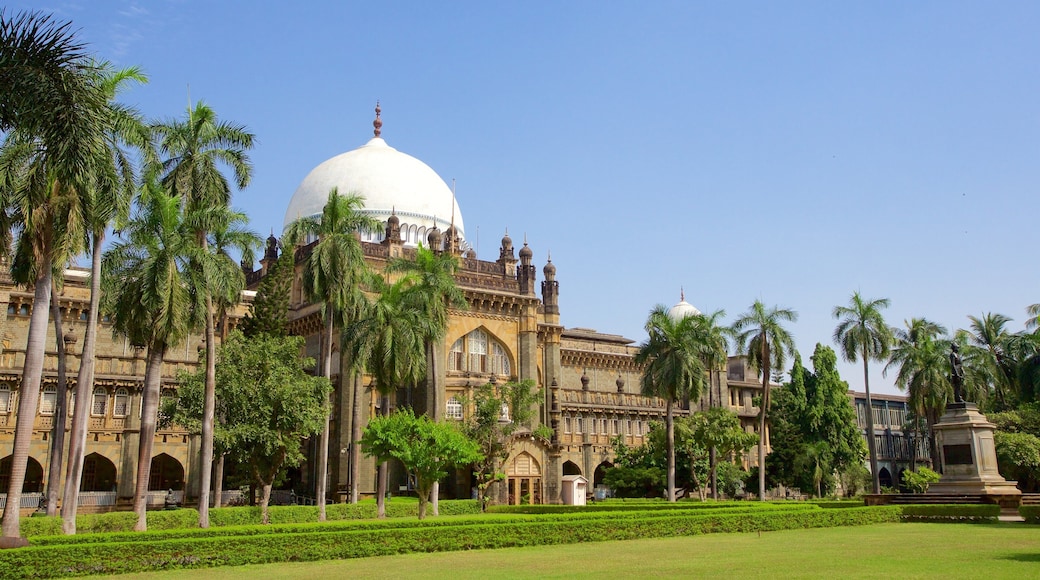 Prince of Wales Museum featuring heritage architecture and a park