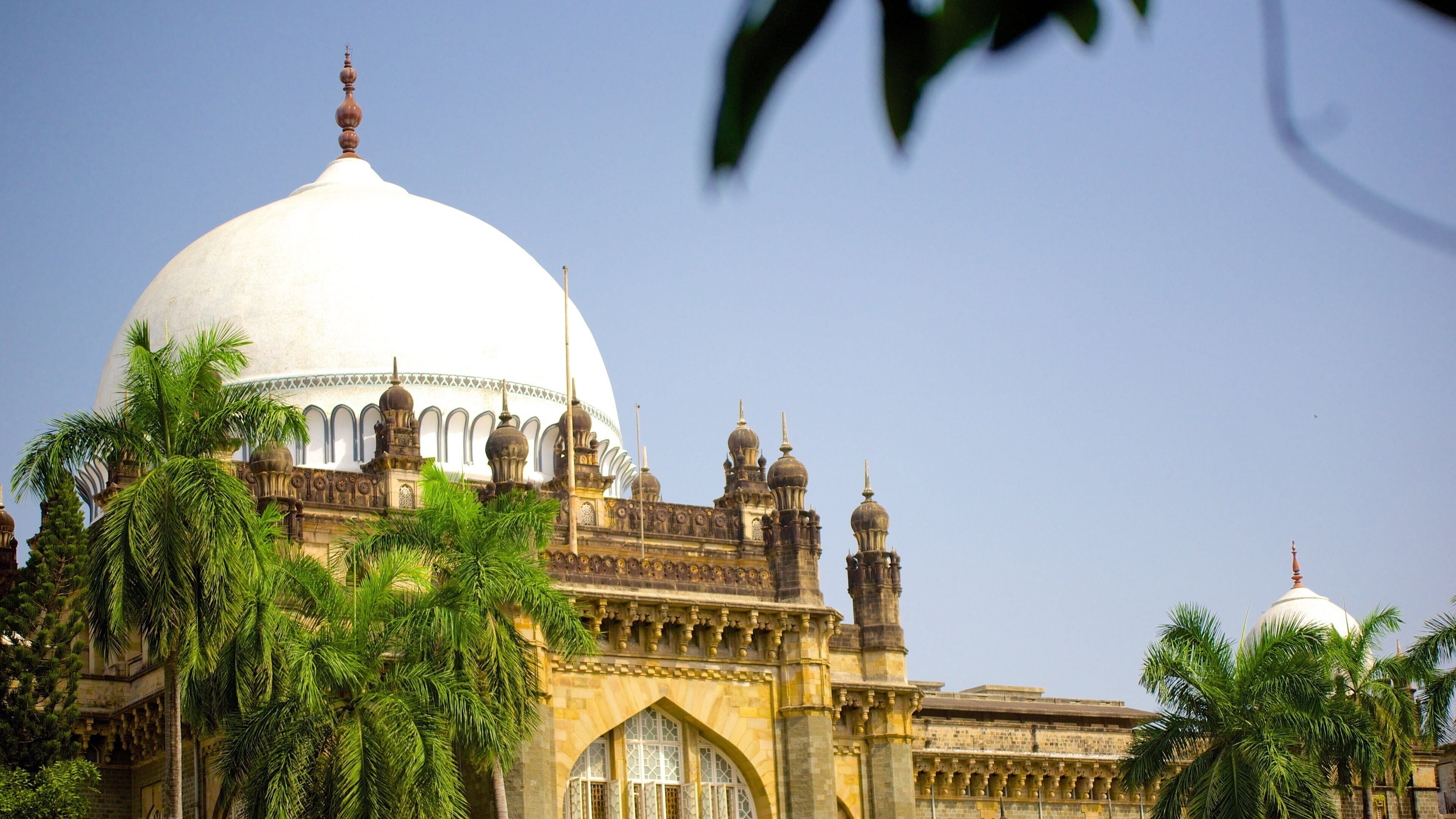 Prince of Wales Museum featuring heritage architecture