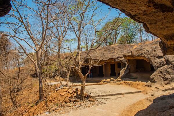 Kanheri Caves which includes desert views