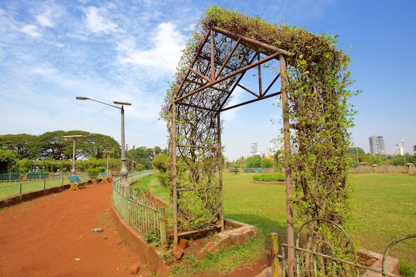 Hanging Gardens which includes a park