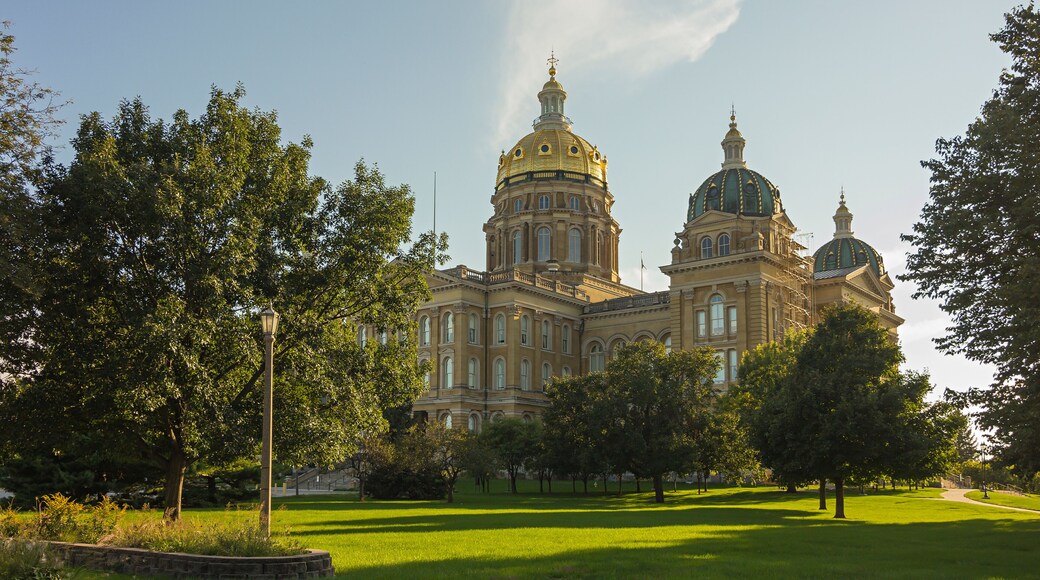 Des Moines, Iowa - Different views of State Capitol Building
