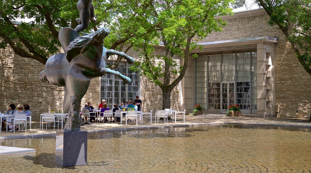 Des Moines Art Center có tính năng nghệ thuật đường phố và dùng bữa ngoài trời cũng như nhóm nhỏ