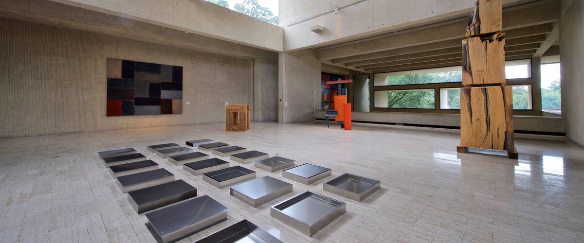 Des Moines Art Center mettant en vedette vues intérieures et art